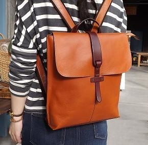 日本休闲方形纯牛皮中号双肩包