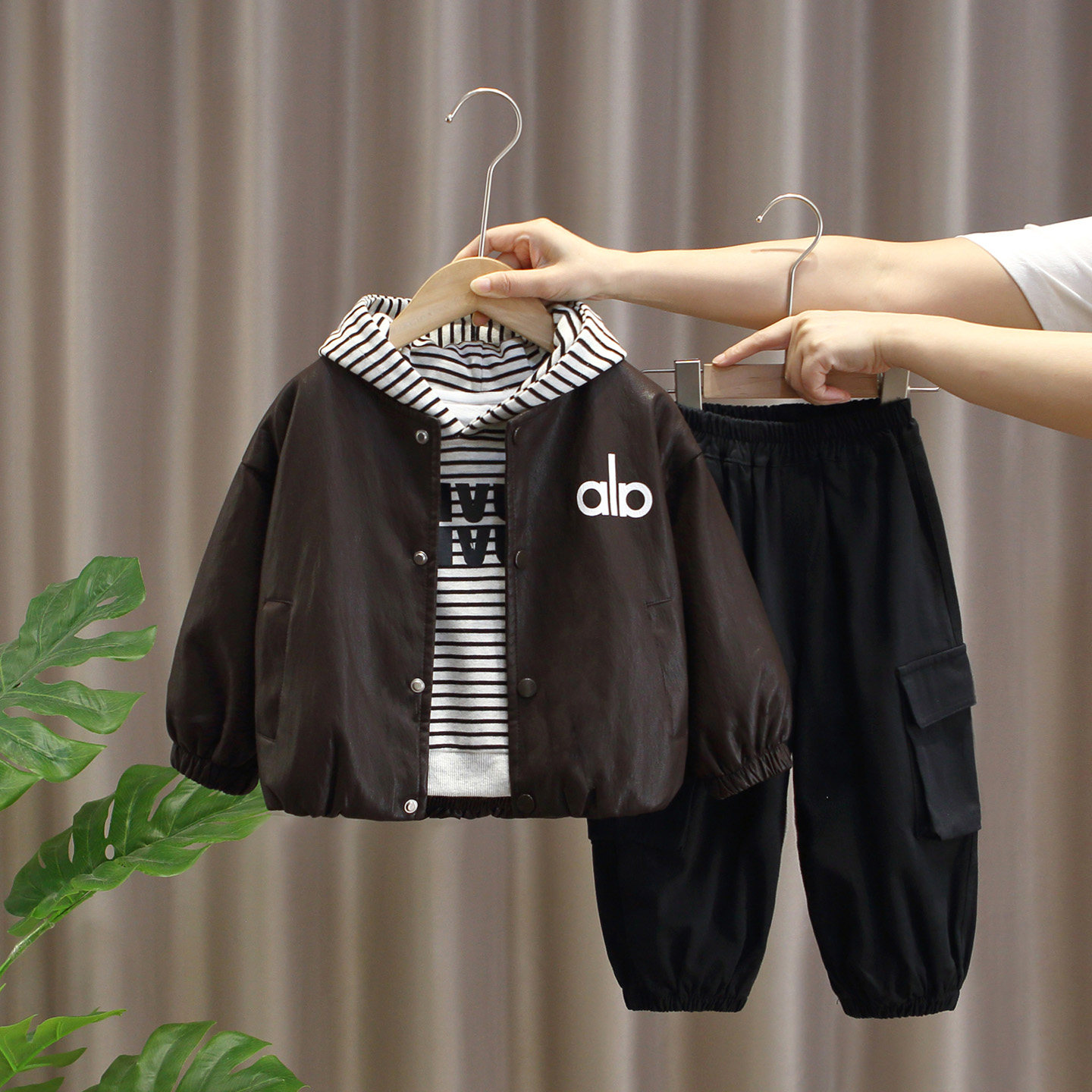 男童套装春秋款2025新款儿童秋装洋气宝宝秋季皮衣外套三件套潮酷,童装/婴儿装/亲子装,套装,淘宝优惠券,粉丝福利购,淘宝优惠卷