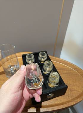 十字潮牌高档白酒杯套分酒器轻奢酒具水晶玻璃小酒杯一口杯24克金