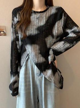 春秋大码扎染开叉感防晒长袖t恤女胖mm宽松遮肚子针织衫1230n