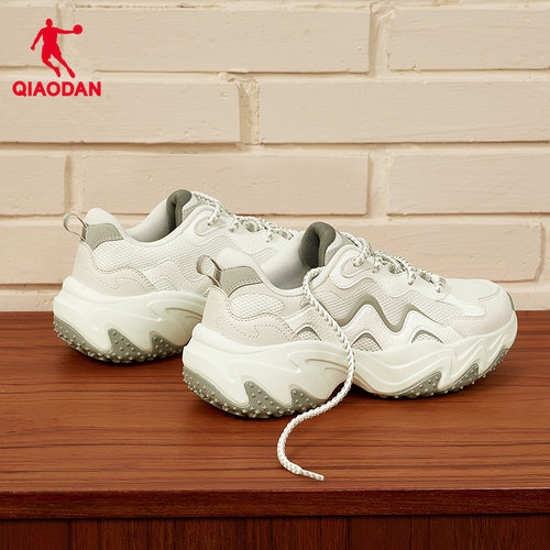 乔丹休闲鞋女网面透气复古老爹鞋