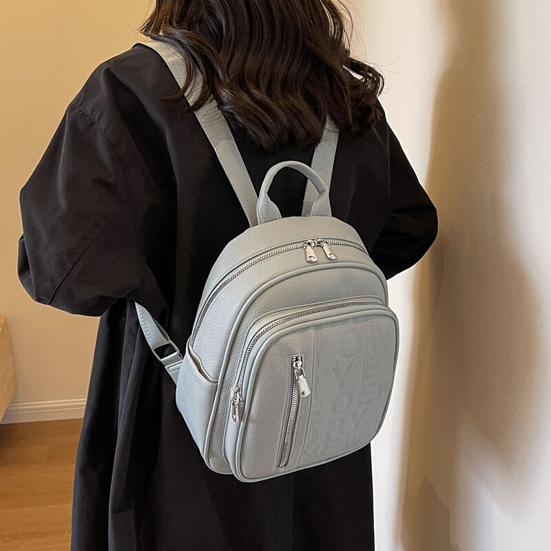 双肩包女旅行包简约轻便软皮PU多功能防泼水百搭小背包新款休闲包