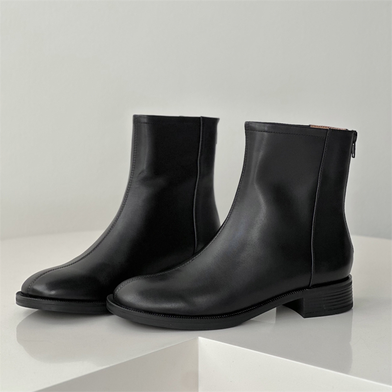 春秋季软真皮舒适低跟方头短靴子