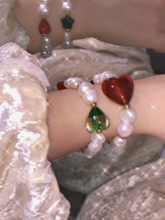 原创自制复古港风巴洛克琉璃珍珠手链节日礼物氛围感爱心串珠手串