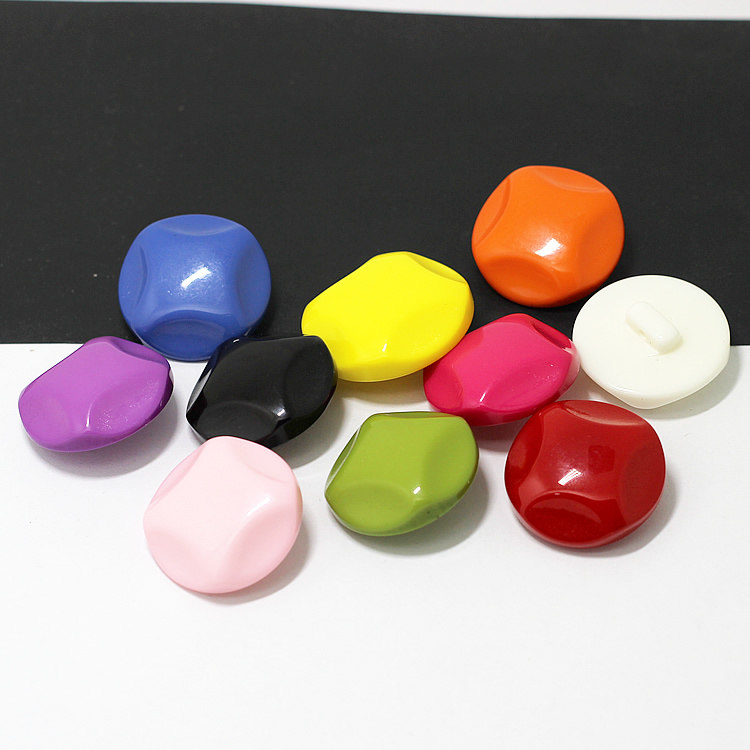 红色方圆高脚树脂扣百搭大衣手缝纽扣儿童毛衣扣子外套配件圆形扣