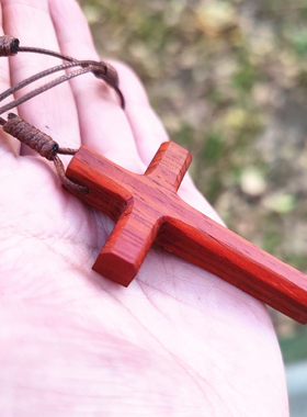磨边角红花梨木雕刻十字架吊坠项链长款毛衣项链简约男女情侣饰品