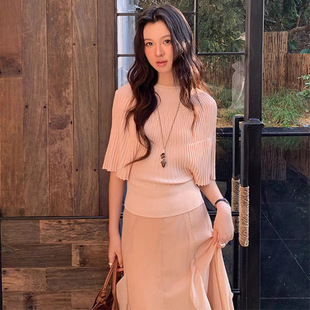 法式斗篷披肩蝙蝠袖黑色圆领冰丝短袖针织衫女夏季设计感小众上衣
