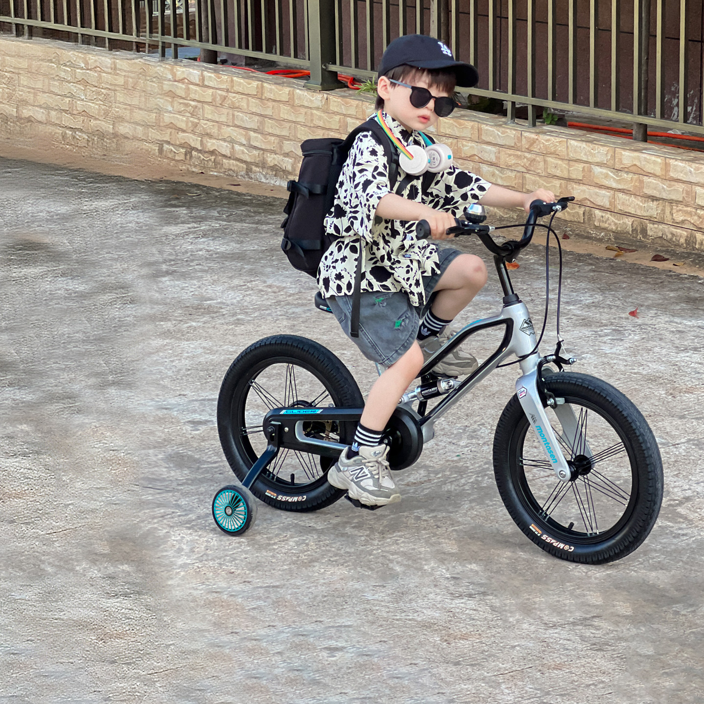 萌大圣儿童自行车3-8岁男孩女孩超轻减震款带辅助轮MBS01