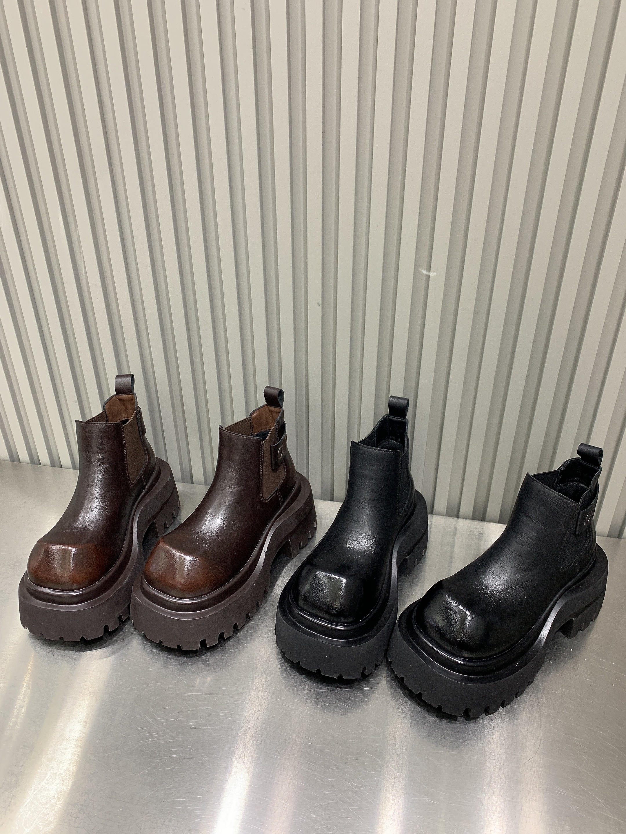 加绒厚底马丁靴女2025新款冬季小个子增高百搭系带休闲时装松糕鞋