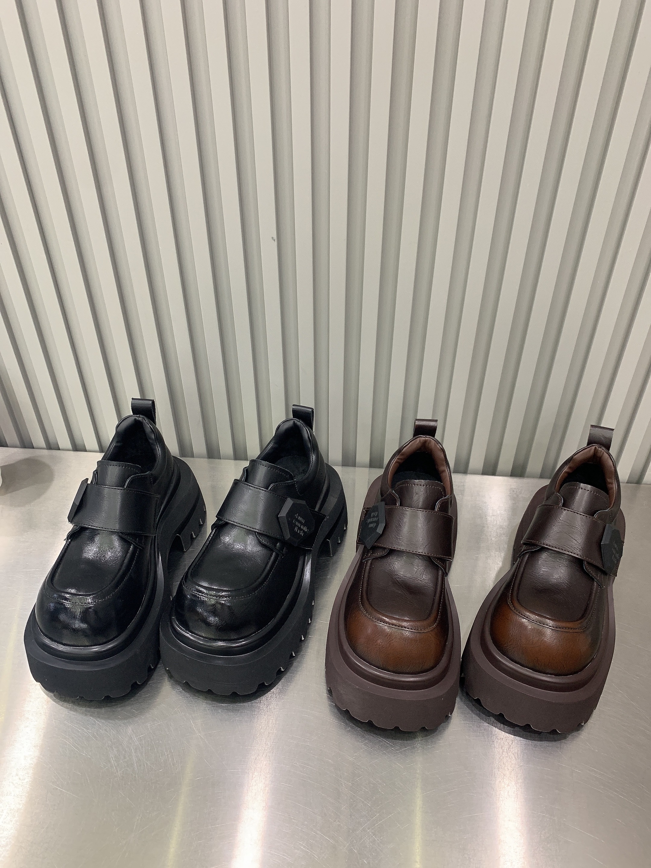 厚底加绒乐福鞋女2025冬新款小个子增高百搭休闲运动松糕鞋英伦风