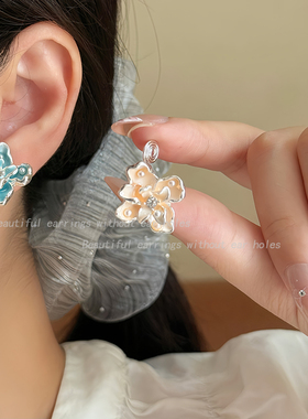 蓝色鸢尾花耳针小众轻奢高级感耳环2025年新款爆款无耳洞耳夹