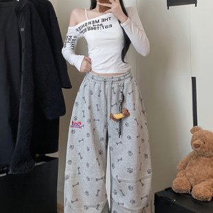 实拍美式运动狗爪印花满印挂件卫裤弯刀裤女秋季宽松褶皱休闲长裤