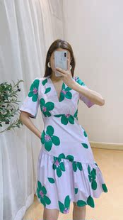 2025年夏季新款女装气质印花修身显瘦连衣裙粉白色喇叭袖A字女裙