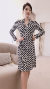 经典锁链真丝裹身裙针织弹力茶歇裙显瘦连衣裙短款长袖立领名媛裙