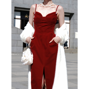鹿与玫瑰复古丝绒红色吊带裙显瘦收腰宫廷法式连衣裙女高级设计感