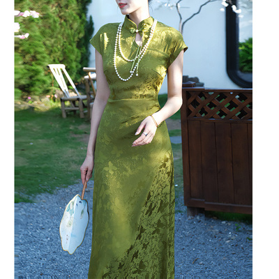 新中式国风绿色旗袍改良年轻款