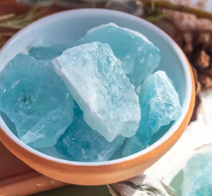 天然水晶海蓝宝原石裸石DIY吊坠戒指原料桌面观景石简约消磁摆件