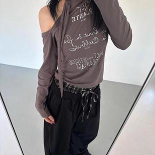 T恤女 小众街头甜酷涂鸦字母露肩绑带设计百搭长袖 Exclusive type
