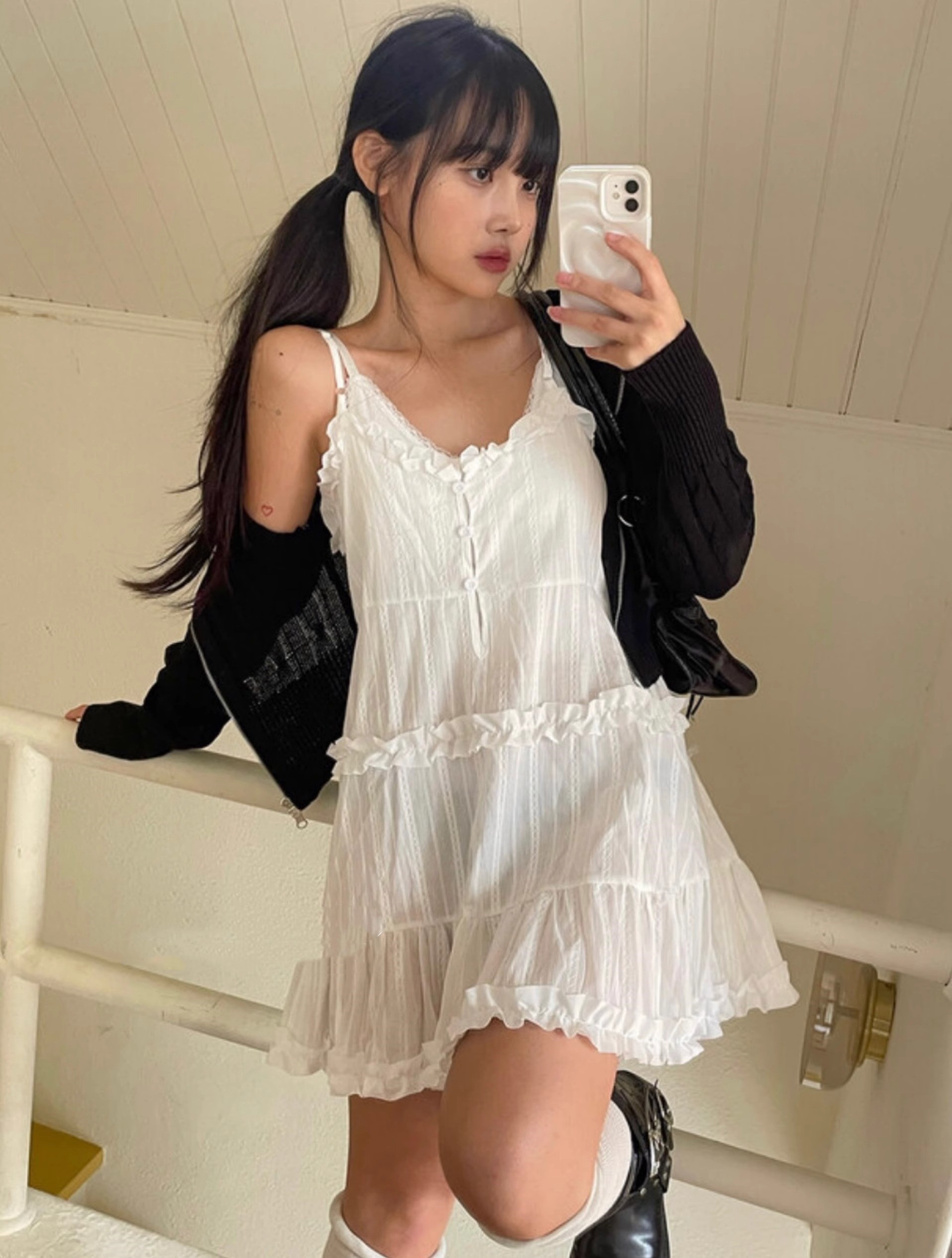 拼接奶白可爱V领吊带连衣短裙