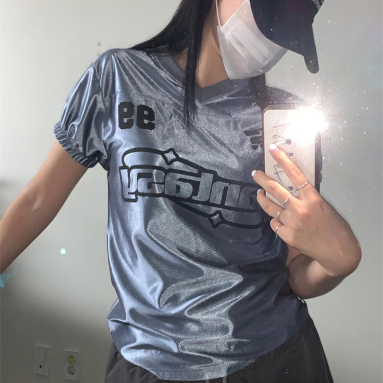 Exclusive type 街头原宿风运动少女光泽V领纯色字母短袖修身T恤
