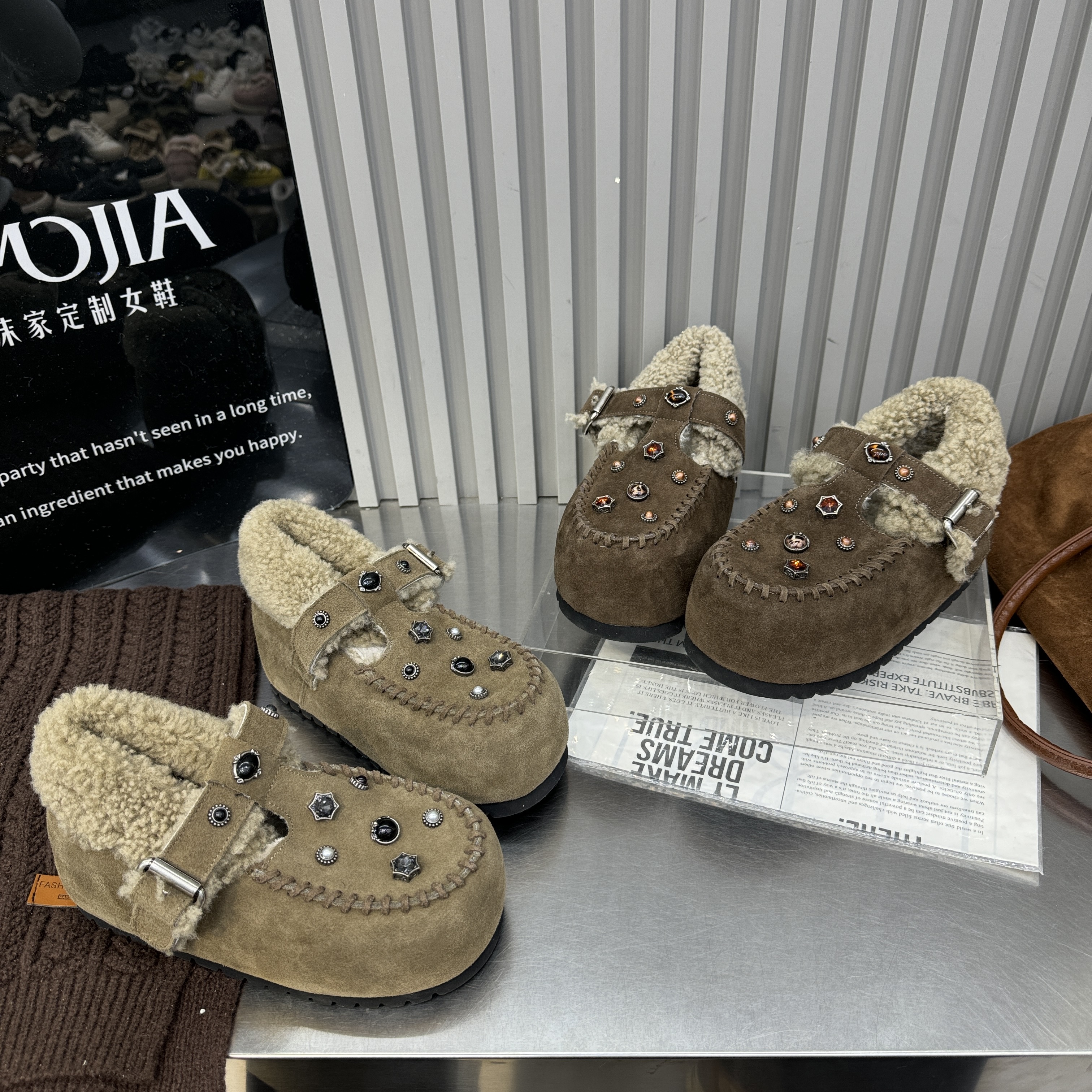 2025冬季新款磨砂真皮厚底内增高水钻羊羔毛毛加绒保暖女鞋勃肯鞋