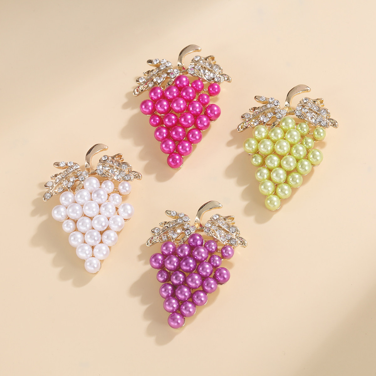 创意时尚水果胸针小众设计感百搭西装服饰女日系小清新葡萄胸花,饰品/流行首饰/时尚饰品新,胸针,淘宝优惠券,粉丝福利购,淘宝优惠卷