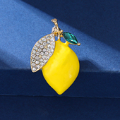 卡通可爱水果小柠檬胸针小众设计感合金滴油服饰防走光固定别针女