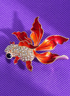 国风锦鲤金鱼胸针复古奢华新年服装别针高级感外套大衣胸花批发