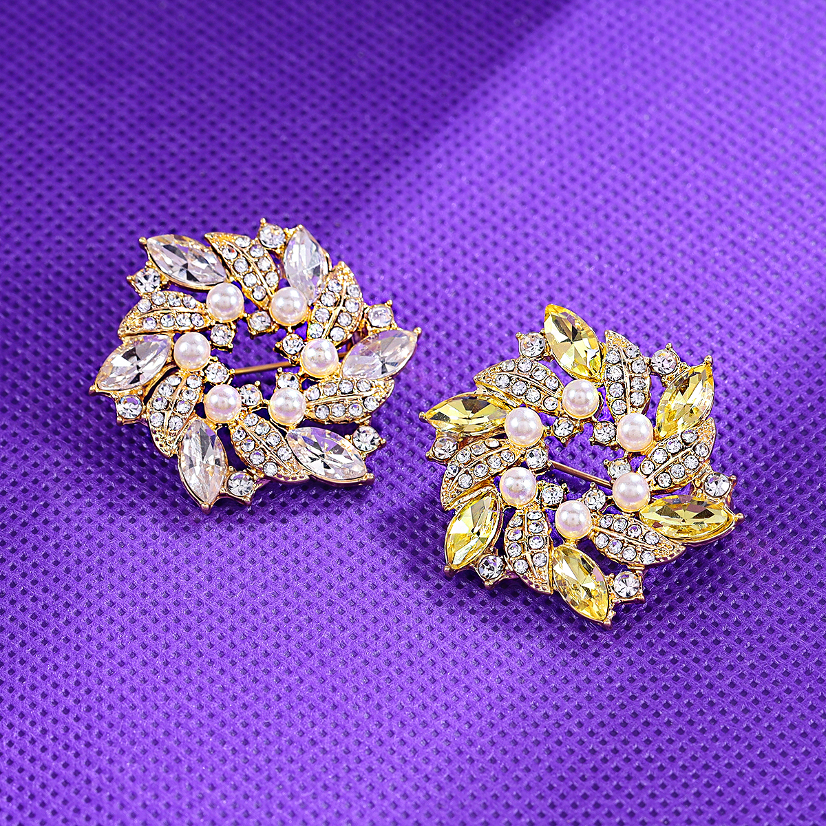 精致高品质合金玻璃珍珠花环奢华西装领口小香风胸花开衫别针饰品