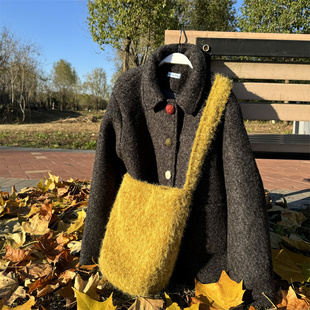 黄果树单肩斜挎包 拍照纯色秋冬新款百搭毛绒包高级感包包女通勤