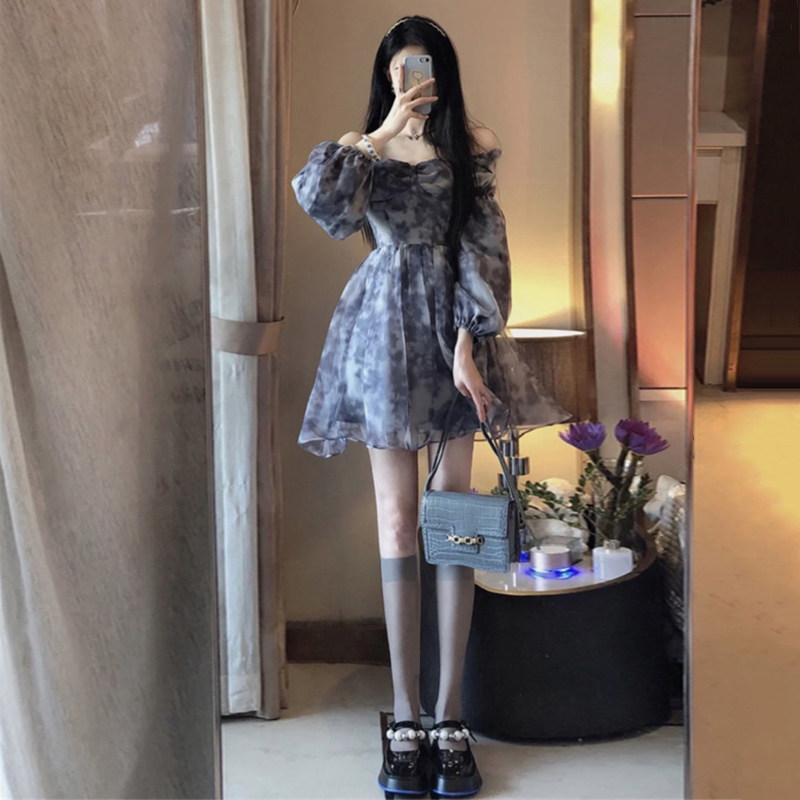 chic网红纯欲连衣裙女2022春季新款收腰仙女裙少女甜美碎花连衣裙