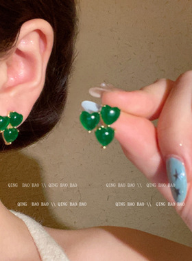 绿色爱心小巧耳钉女时尚气质百搭高级感小众设计感新款耳环耳饰品