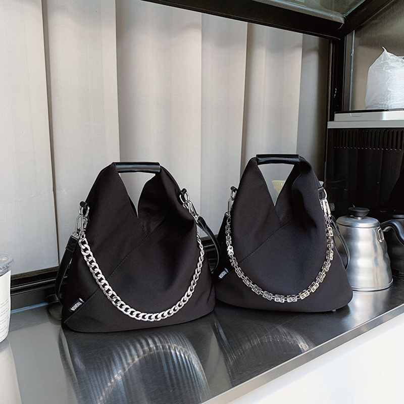 新款斜挎女包洋气质感链条单肩包包时尚百搭暗黑色休闲单肩手提包