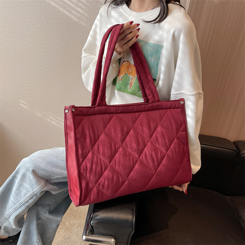 大容量女包包大款菱格女包