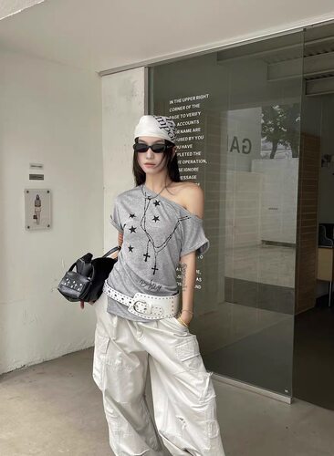 辣妹斜肩星星十字架印花T恤女夏天宽松露肩短袖上衣天丝弹力巨软