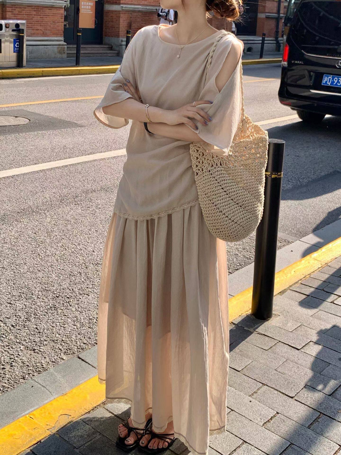 韩国东大门正品女装新款露肩上衣搭配温柔甜美优雅半身裙两件套