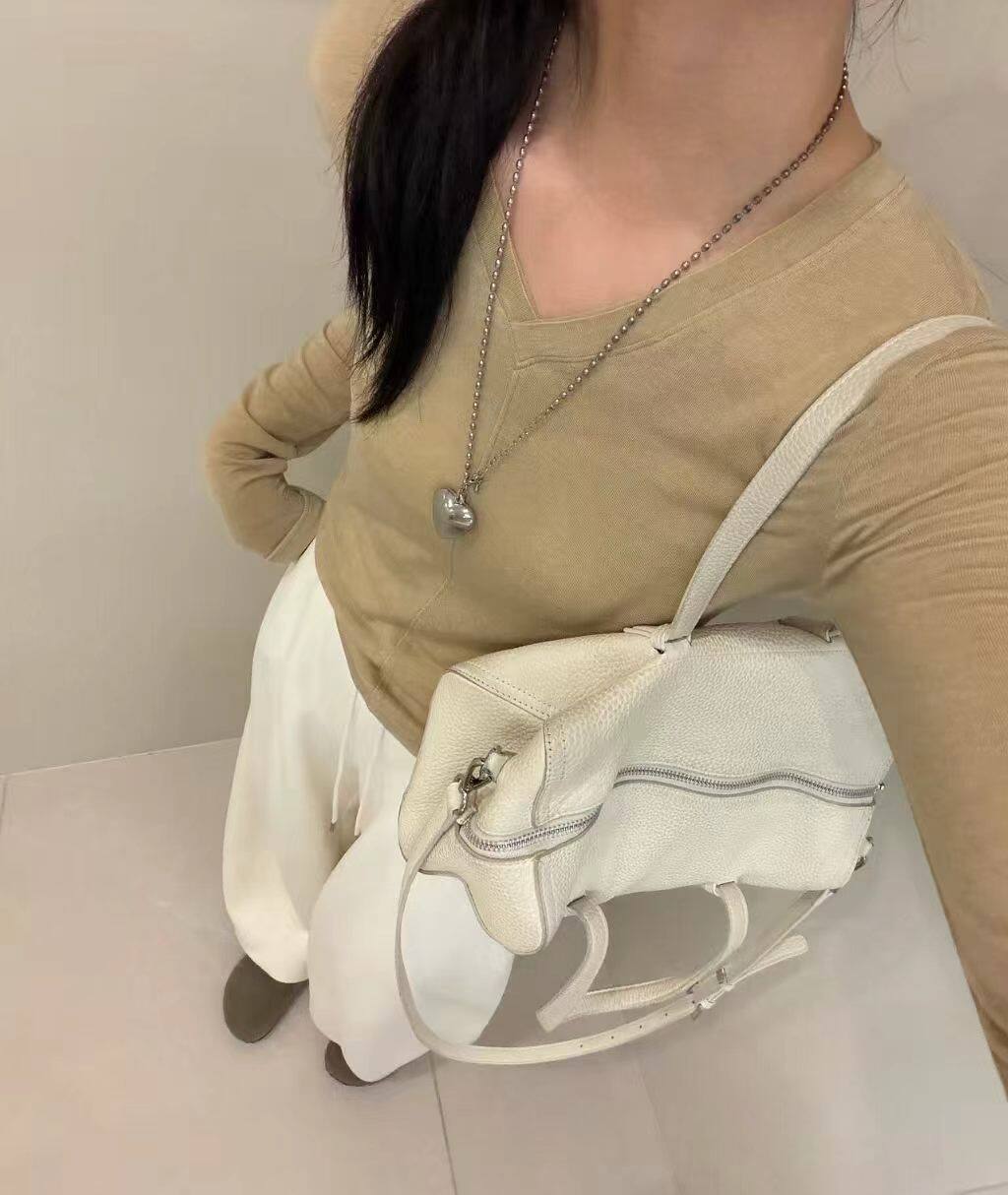 韩国东大门正品女装2026新款百搭显瘦V领纯色羊毛天丝打底T恤内搭