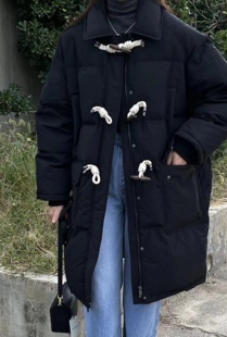 现！韩国东大门正品女装2024冬季新款 复古牛角扣翻领鹅绒羽绒服