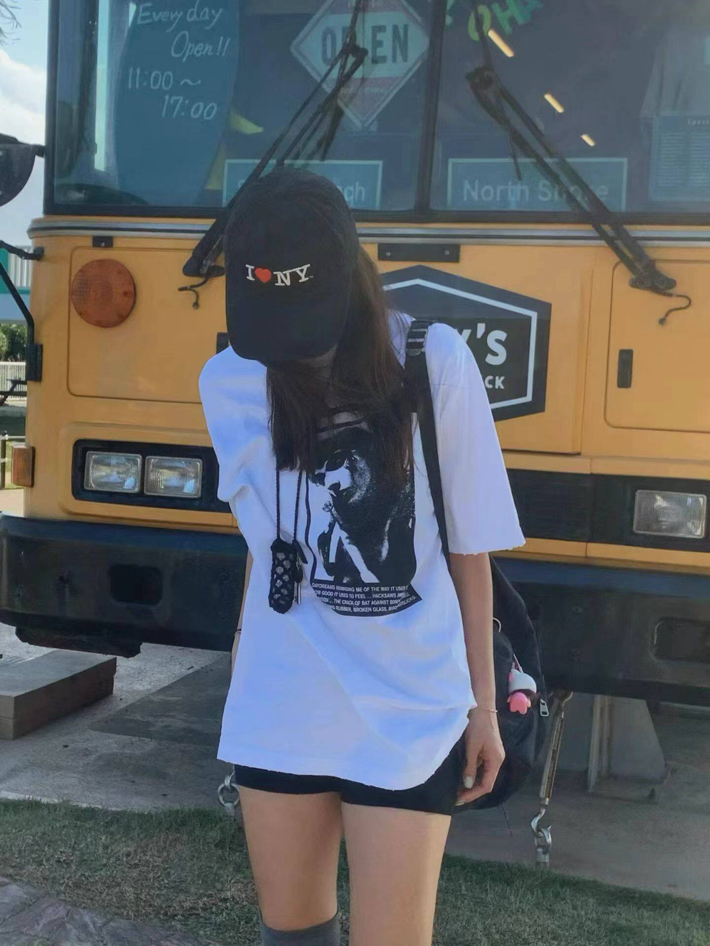韩国东大门正品女装夏季圆领短袖人像图案宽松大版型T恤百搭显瘦