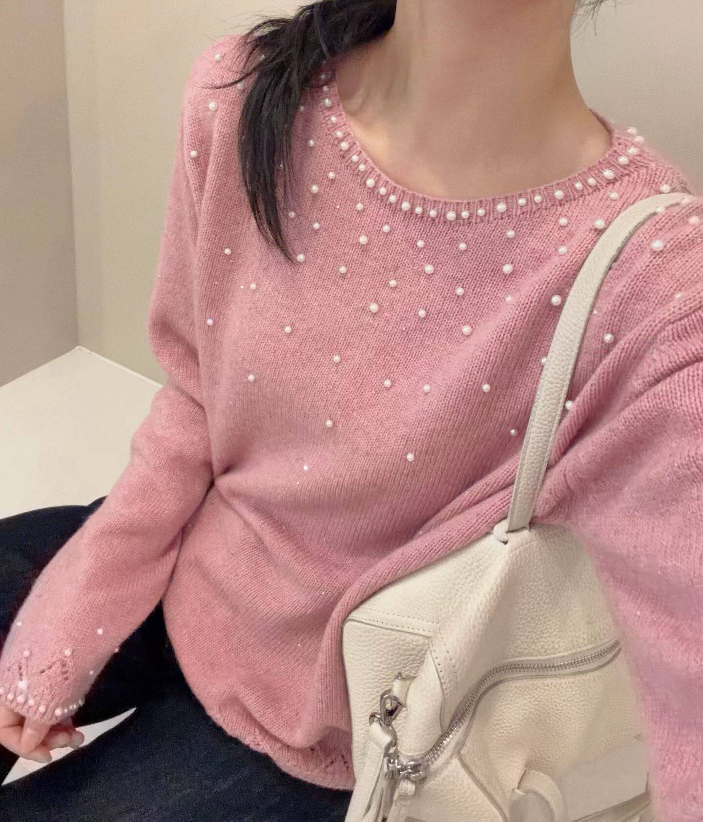 韩国东大门正品女装2026新款百搭显瘦圆领钉珍珠长袖软糯针织毛衣