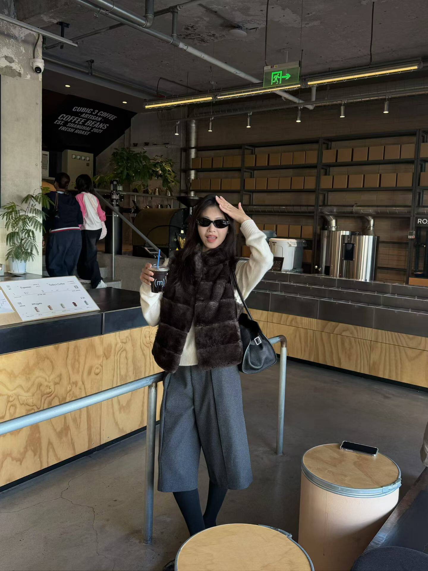 美拉德系獭兔毛立领皮草马甲女短款秋冬横条毛毛外套保暖叠穿背心