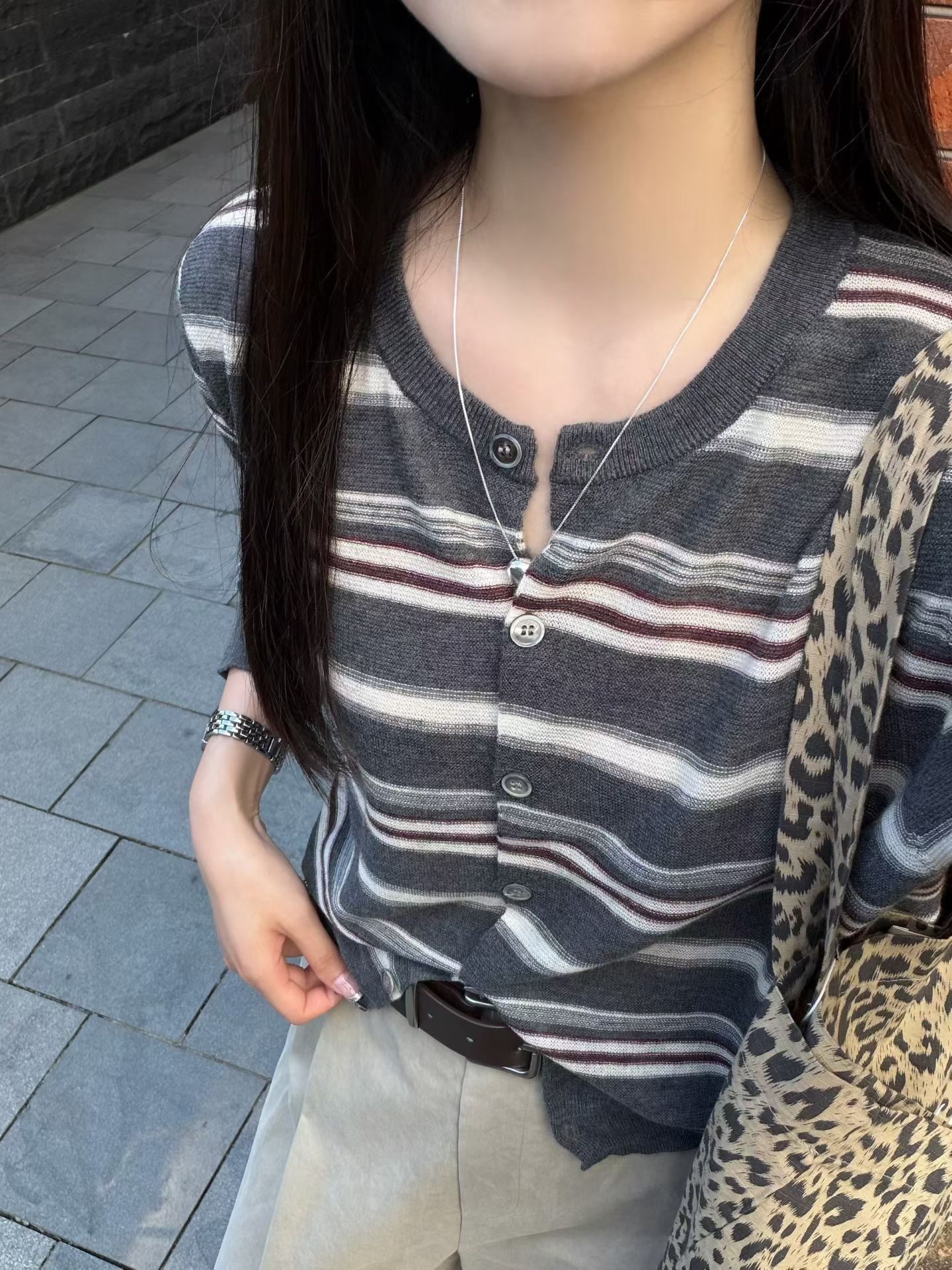 韩国东大门正品女装 2026秋季新款圆领长袖拼色条纹针织开衫细软