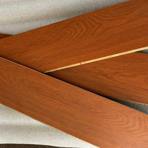 大自然强化复合木地板德尔地板