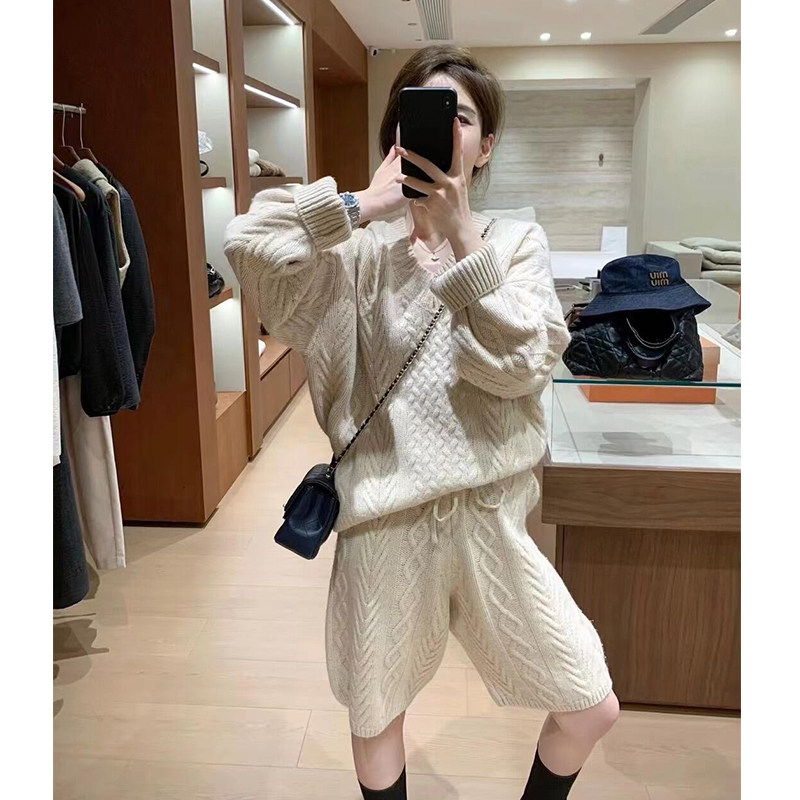 法式小香风针织套装女秋冬慵懒风时尚宽松显瘦毛衣短裤两件套洋气,女装/女士精品,休闲运动套装,淘宝优惠券,粉丝福利购,淘宝优惠卷
