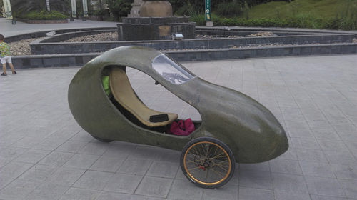 国内首创壳躺三轮自行车，重约25kg ,使用高科技材料手工打造，目前仅此一辆