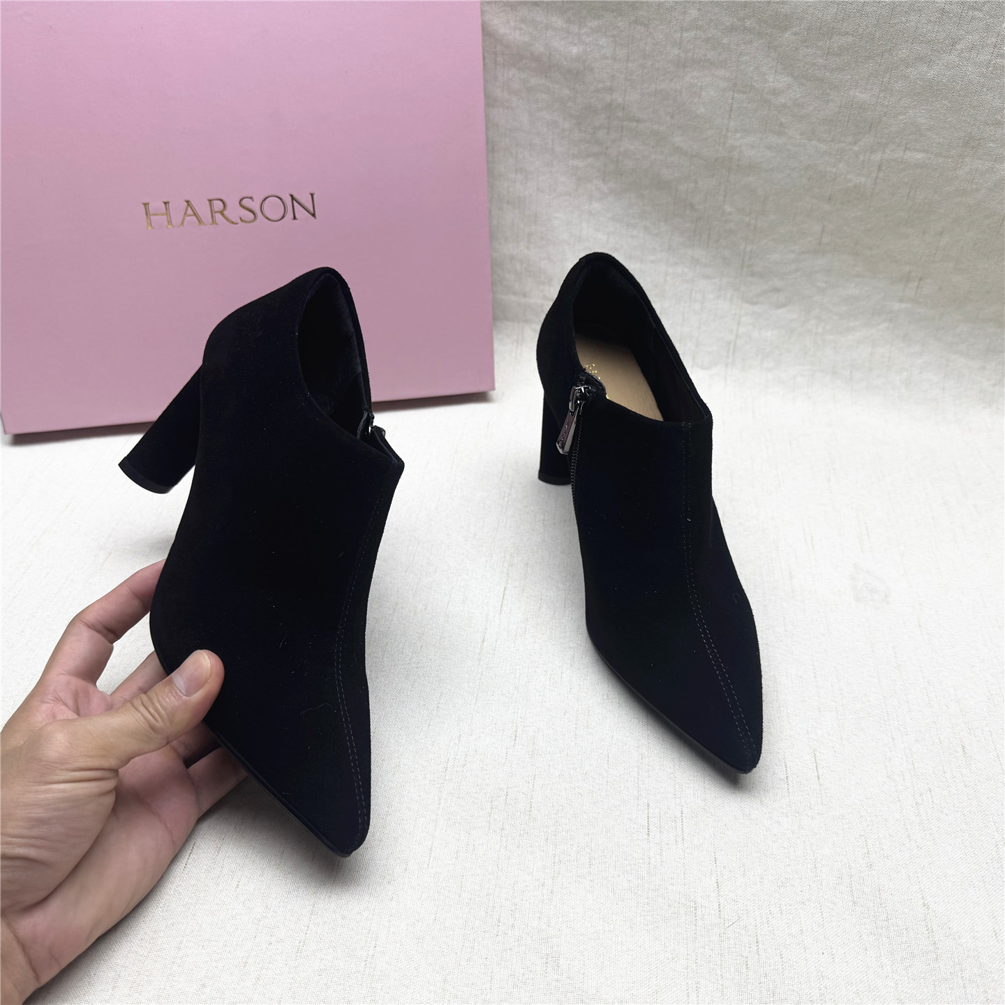 Harson/哈森真皮侧拉链深口单鞋