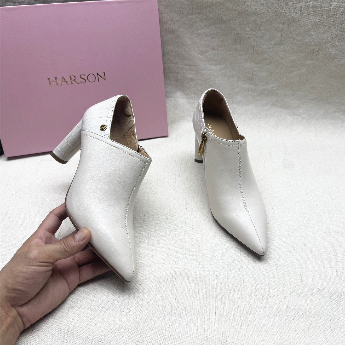 Harson/哈森真皮侧拉链女单鞋