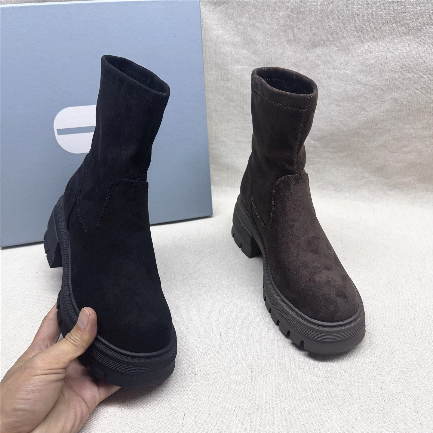 comely/康莉正品撤柜粗跟圆头时装靴女新款织物加绒弹力套筒短靴