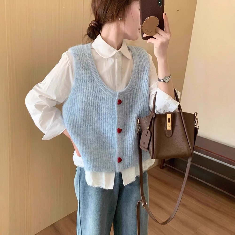 软糯甜美爱心扣u领针织马甲开衫女宽松短款小个子春秋叠穿背心