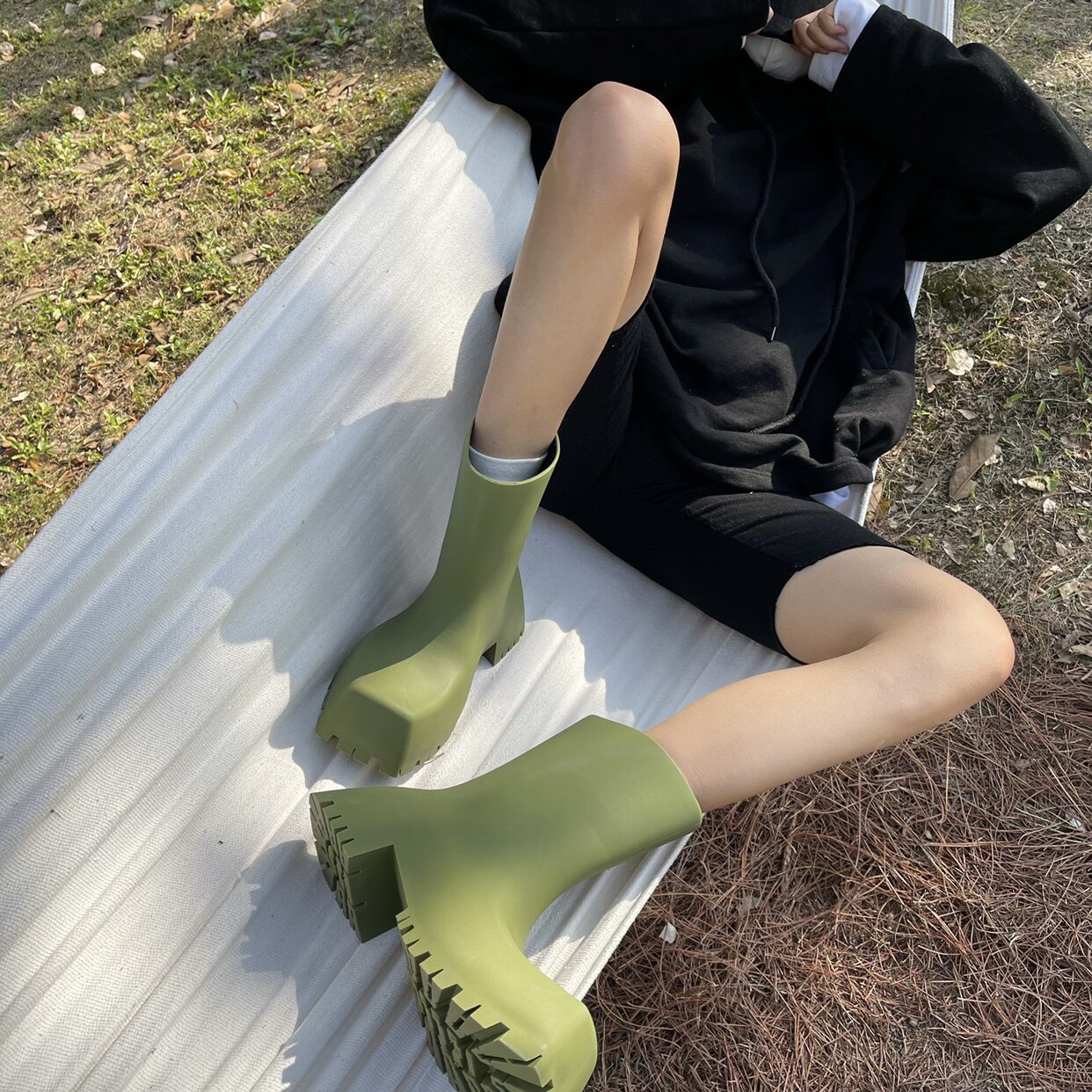 网红短靴女方头马丁靴百搭磨砂哑雨鞋/雨靴
